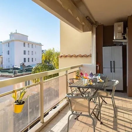 A10 - 1 Bdr Heart Of Juan Les Pins 5 Min Sea - Ac & Balconies Apartment